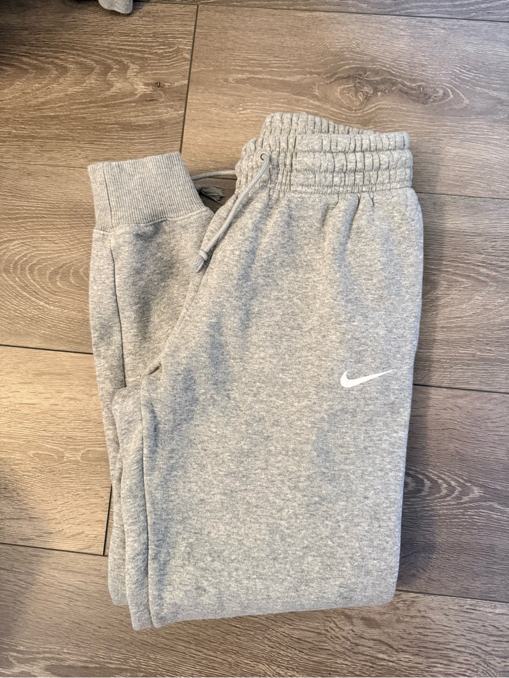 Nike Women’s Light Gray Fleece Joggers with White Swoosh SMALL